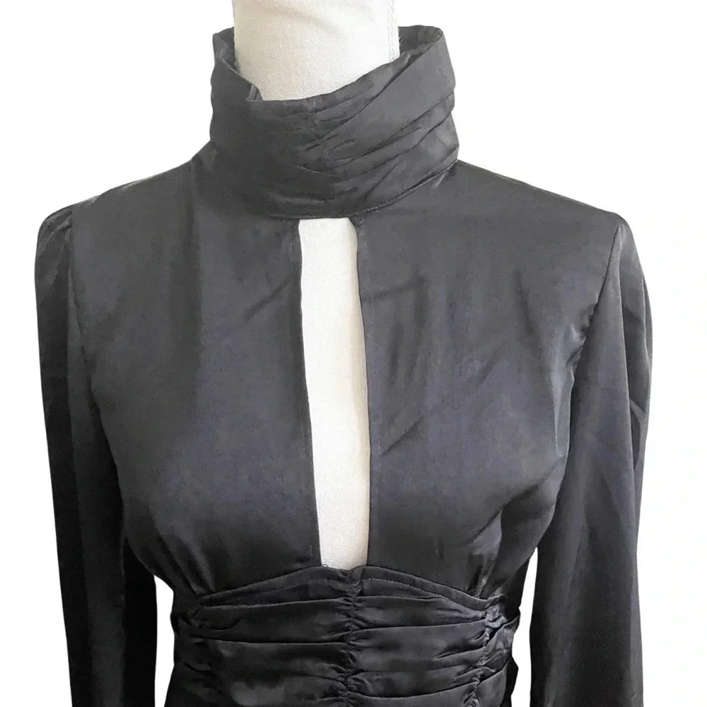 Edit by nine High neck, plunge neck, long sleeves dress. Soft silky finish - Picture 5 of 11